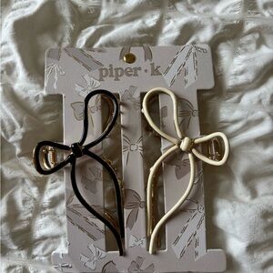 Piper K Black and Cream Hair Clip Set